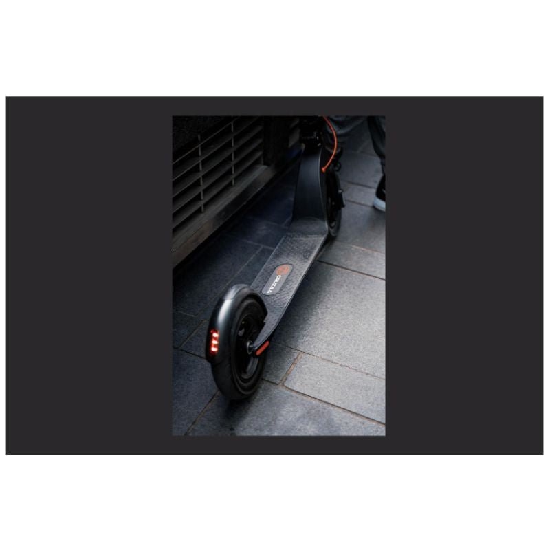 Cruzaa Commuta E - Scooter - Carbon Black - 350W - E - Bikes Express