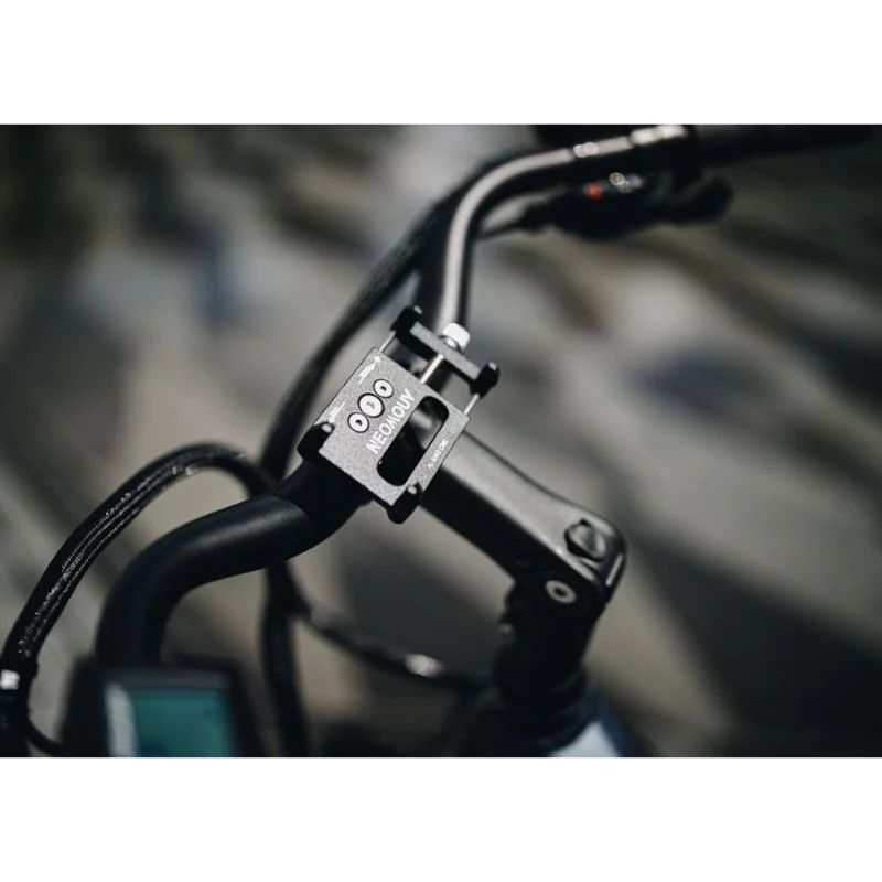 Neomouv Elaia 2 - Step Through Mid-Drive Electric Bike - Handlebar